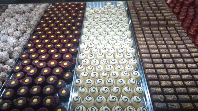 chocolaterie-BERRE LES ALPES-min_chocolates_milk_chocolate_white_chocolate_truffles_candy_food_treat_cacao-1213769